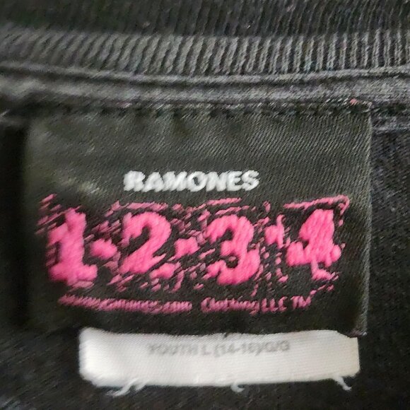 Ramones Shirt Youth Large Band Tee Punk Rock 2008 Graphic Music Vintage Style - Picture 4 of 10